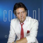 03-08-1987 Rob de Nijs at studio in Amsterdam.

[keywords]Posed, Half Length, Eyecontact, Singer[/keywords]